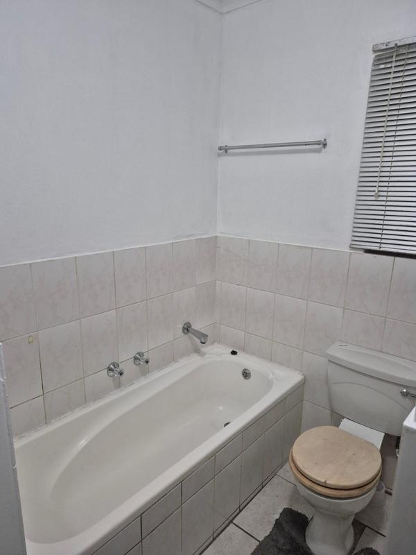 To Let 1 Bedroom Property for Rent in Northcliff Western Cape